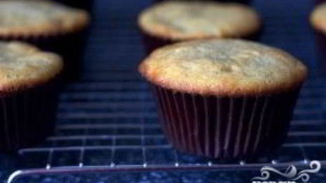 маффины с персиками и сливочной глазурью