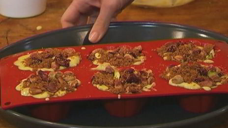 маффины с сухофруктами и фисташками