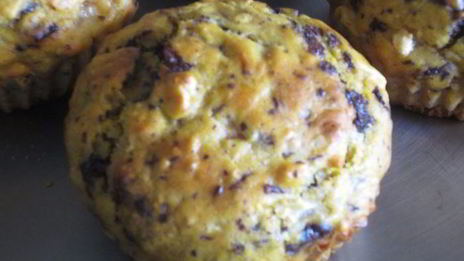 маффины с тыквой, грушей и шоколадом хэллоуин