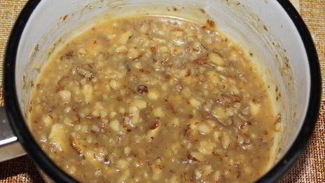 маффины с яблоком и изюмом с медово-ореховой глазурью