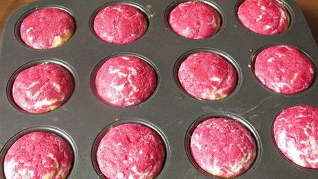 маффины со смородиновой заливкой