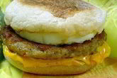 Макмаффин с яйцом и свиной котлетой