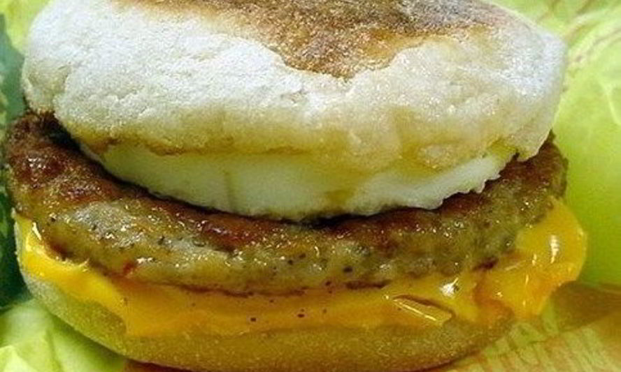 Рецепт макмаффина с яйцом и свиной котлетой