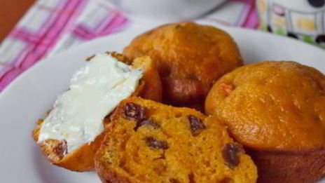 морковные маффины с изюмом