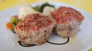 Мясные маффины