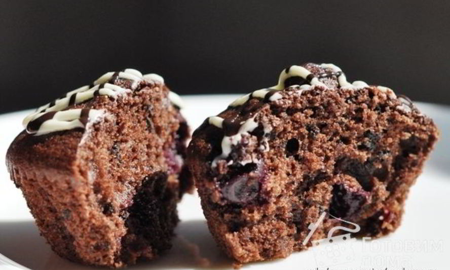 Рецепт шоколадных маффинов с черной смородиной