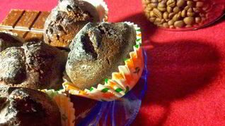 Шоколадные маффины с грецкими орехами