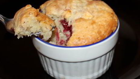 вишнево-миндальные маффины с белым шоколадом