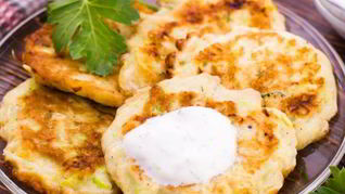 Быстрые оладьи из кабачков