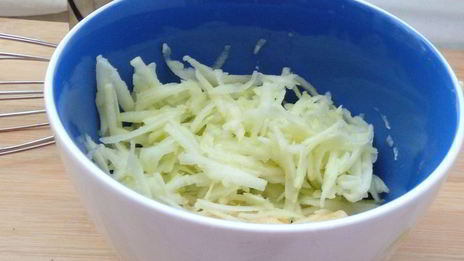 фруктовые оладьи из банана и яблока