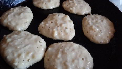 фруктовые оладьи из банана и яблока