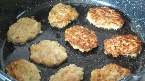 кабачковые оладьи с индюшиным фаршем