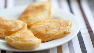 Медовые оладушки на молоке