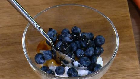 оладушки с сушеной черникой