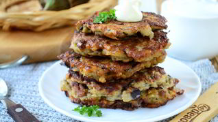 Оладьи из баклажанов и картофеля