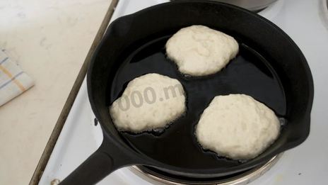 оладьи из прокисшего молока пышные на дрожжах