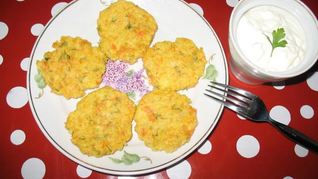 Оладьи из пшенной каши с морковью