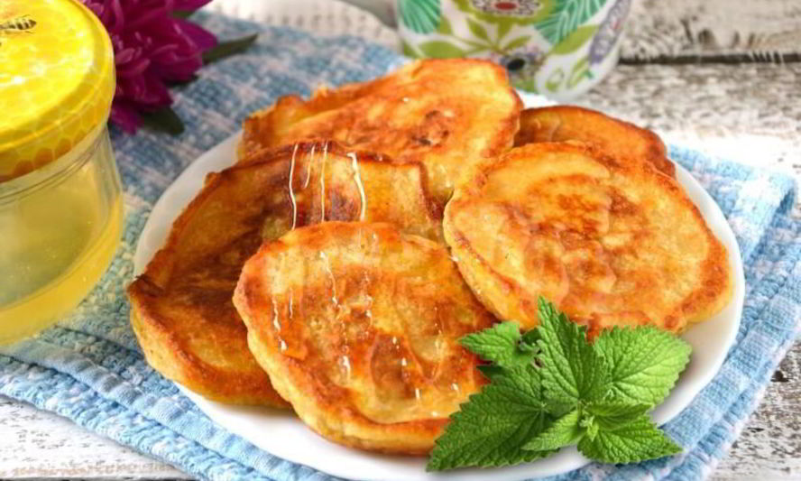 Рецепт оладий из тыквы и яблок на молоке и сухих дрожжах