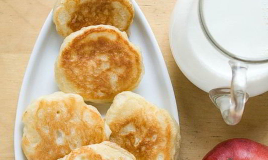 Рецепт оладий на дрожжевом тесте с яблоками