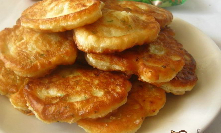 Рецепт оладий с луком
