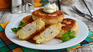 Оладьи с начинкой из куриного фарша