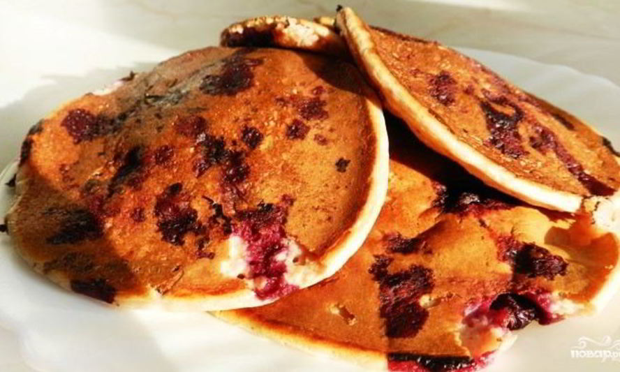 Рецепт овсяных оладий с черной смородиной