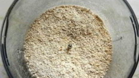 овсяные оладьи с черной смородиной