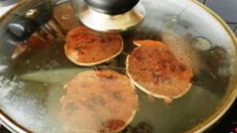 овсяные оладьи с черной смородиной