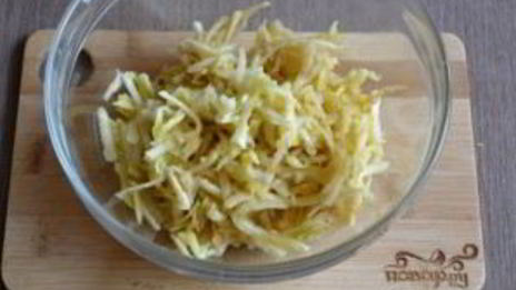 постные яблочные оладьи