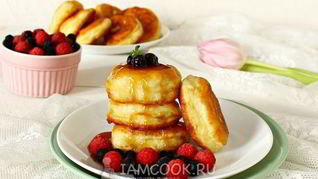 Пышные оладьи на простокваше на дрожжах