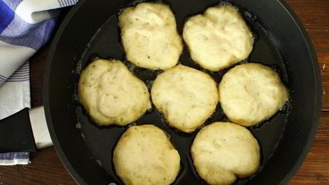 пышные оладьи на простокваше на дрожжах