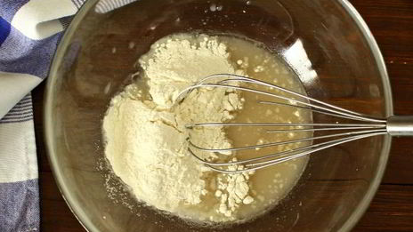 пышные оладьи на простокваше на дрожжах