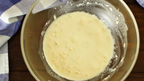 пышные оладьи на простокваше на дрожжах