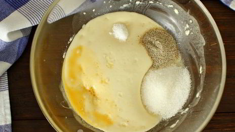 пышные оладьи на простокваше на дрожжах