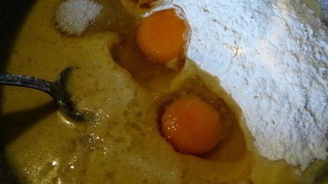 тонкие кукурузные блинчики с куркумой