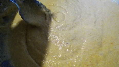 тонкие кукурузные блинчики с куркумой