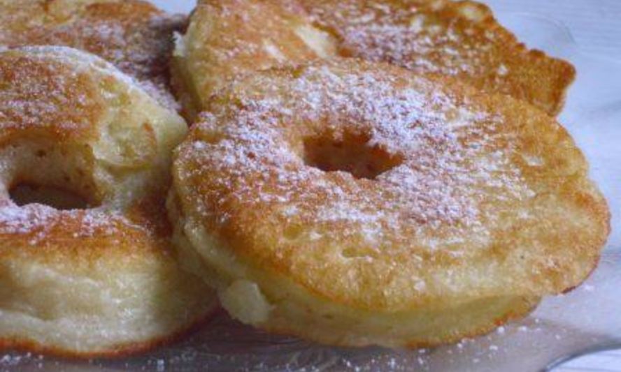 Рецепт яблочных оладий с корицей