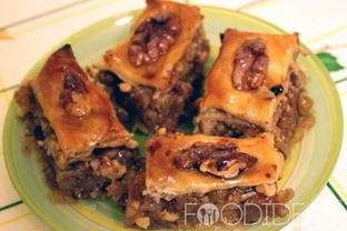 Пахлава из слоеного теста