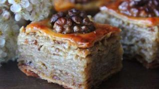 Пахлава медовая с орехами