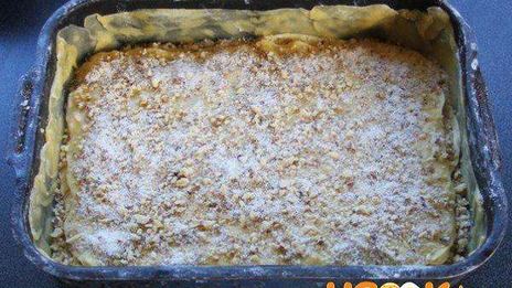 пахлава медовая с орехами