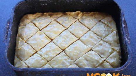 пахлава медовая с орехами