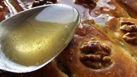 пахлава медовая с орехами