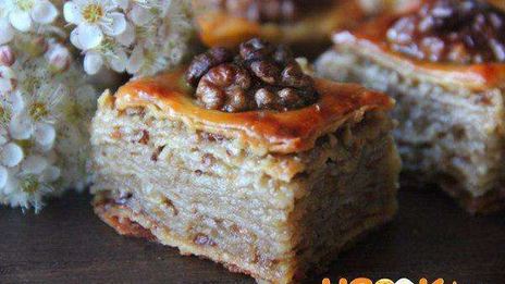 пахлава медовая с орехами