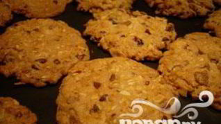 Овсяное печенье с миндалем и шоколадом