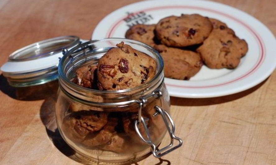 Рецепт печенья с клюквой и орехами пекан