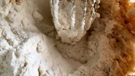 печенье с шоколадом, ирисками и орехом пекан