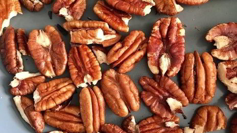 печенье с шоколадом, ирисками и орехом пекан