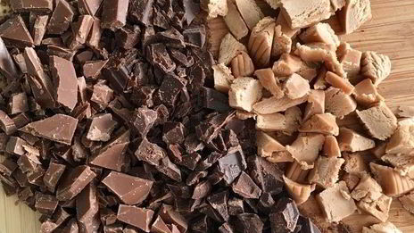 печенье с шоколадом, ирисками и орехом пекан