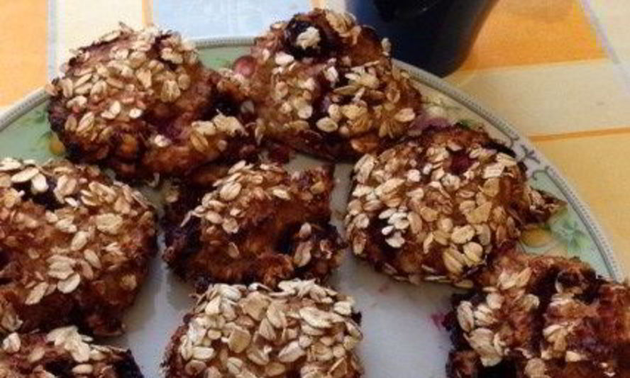 Рецепт творожно-овсяного печенье с вишней