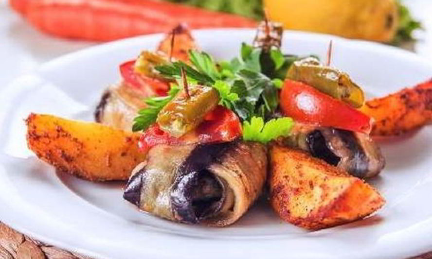 Рецепт пикантных конвертиков из баклажанов